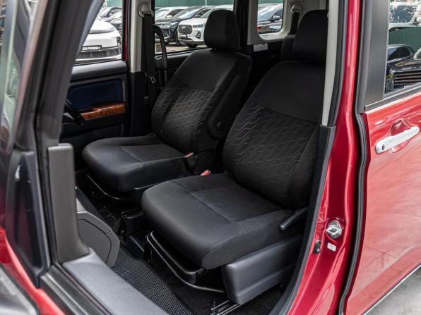 Toyota Roomy I с пробегом 2017 года, цена 1 045 000 рублей, 101104 км, микровэн, Автокод Объявления