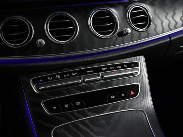 Mercedes-Benz E-Класс V (W213 S213 C238) Рестайлинг с пробегом 2020 года, цена 3 714 000 рублей, 136766 км, седан, Автокод Объявления