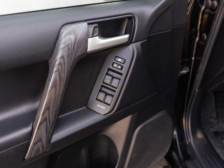 Toyota Land Cruiser Prado 150 Series Рестайлинг 2 Новосибирск  - изображение 16