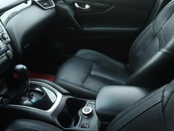Nissan Qashqai II с пробегом 2016 года, цена 1 648 000 рублей, 137871 км, внедорожник, Автокод Объявления