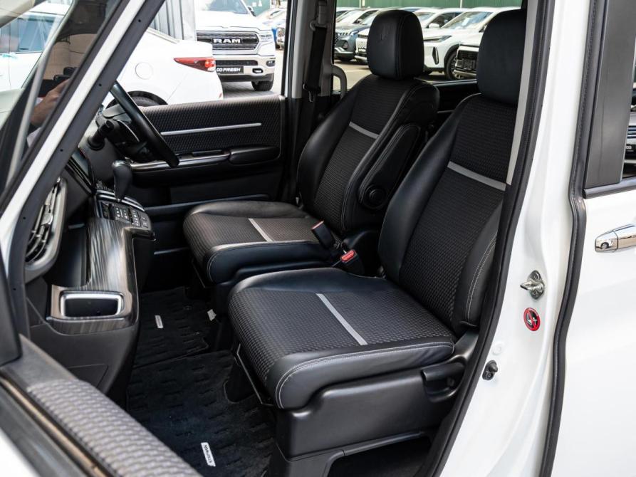 Honda Stepwgn V Краснодар  - изображение 8