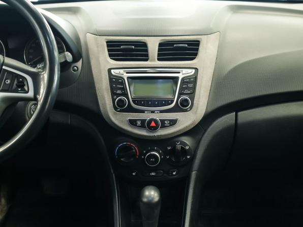 Hyundai Solaris I с пробегом 2011 года, цена 750 000 рублей, 172594 км, хэтчбек, Автокод Объявления