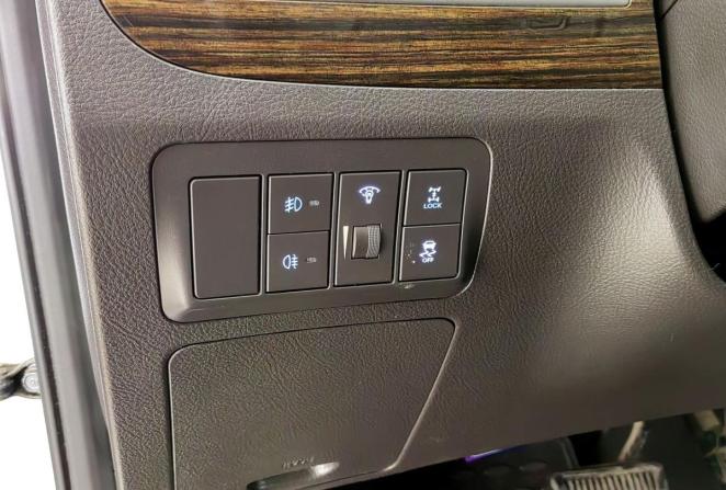 Hyundai Santa Fe II Рестайлинг с пробегом 2011 года, цена 1 190 000 рублей, 251783 км, внедорожник, Автокод Объявления