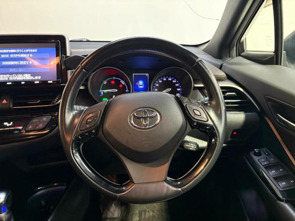 Toyota C-HR I с пробегом 2018 года, цена 1 950 000 рублей, 92750 км, внедорожник, Автокод Объявления