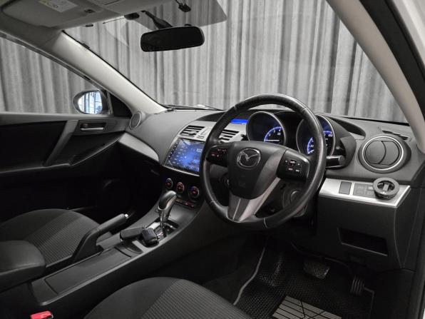 Mazda Axela II с пробегом 2013 года, цена 1 105 000 рублей, 58000 км, хэтчбек, Автокод Объявления