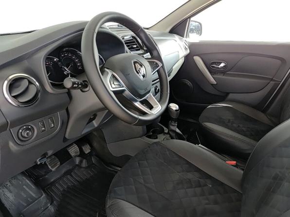 Renault Sandero II Рестайлинг с пробегом 2022 года, цена 1 550 000 рублей, 32548 км, хэтчбек, Автокод Объявления