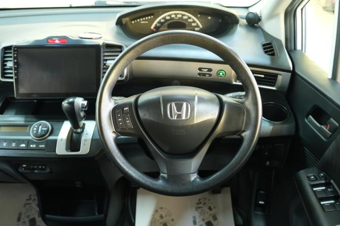 Honda Freed I Рестайлинг с пробегом 2014 года, цена 1 399 000 рублей, 102000 км, компактвэн, Автокод Объявления