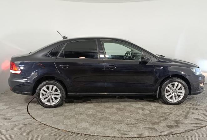 Volkswagen Polo V Рестайлинг с пробегом 2018 года, цена 1 080 000 рублей, 121029 км, седан, Автокод Объявления