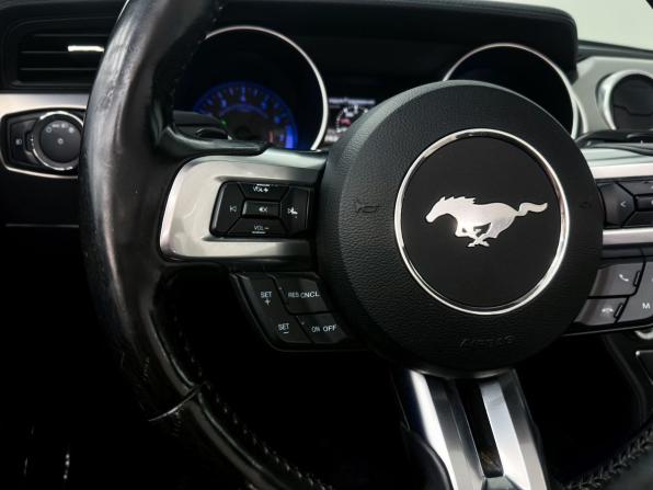 Ford Mustang VI Рестайлинг с пробегом 2019 года, цена 3 200 000 рублей, 120100 км, кабриолет, Автокод Объявления