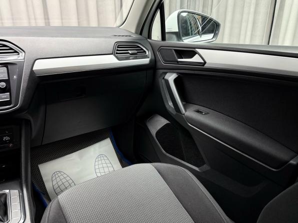 Volkswagen Tiguan II Рестайлинг с пробегом 2021 года, цена 2 349 000 рублей, 49622 км, внедорожник, Автокод Объявления