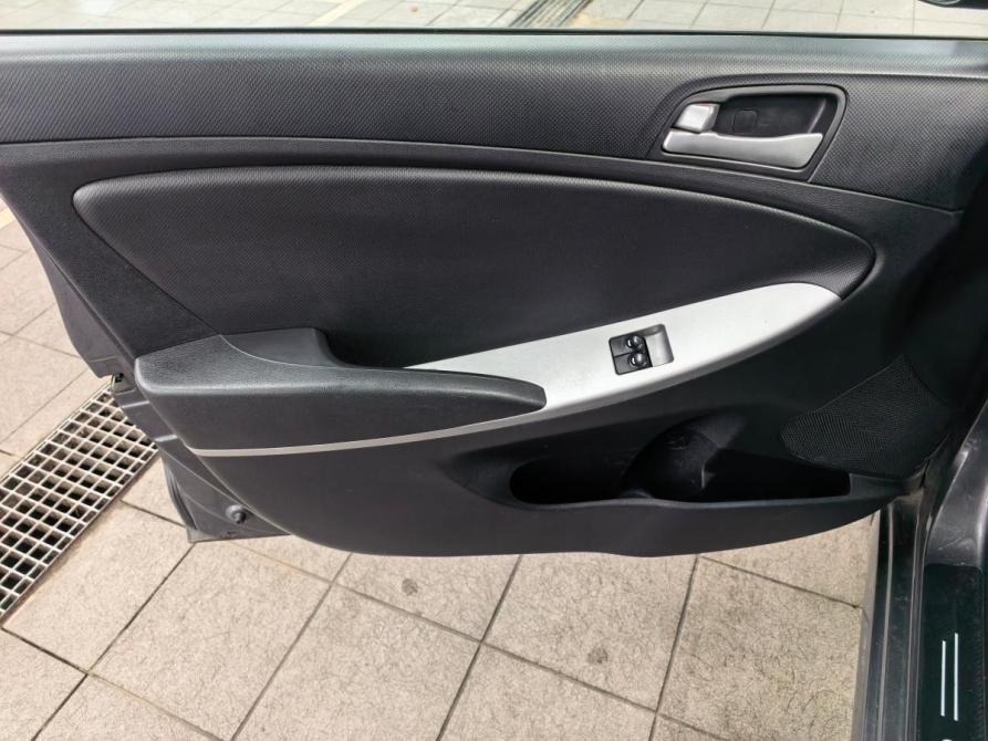 Hyundai Solaris I Санкт-Петербург  - изображение 8