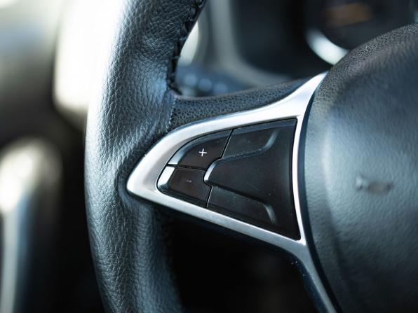 Renault Sandero II Рестайлинг с пробегом 2019 года, цена 1 199 000 рублей, 80920 км, хэтчбек, Автокод Объявления
