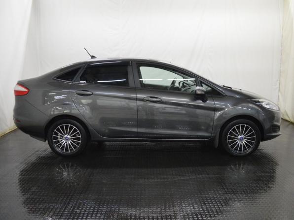 Ford Fiesta Mk6 Рестайлинг с пробегом 2016 года, цена 850 000 рублей, 86367 км, хэтчбек, Автокод Объявления