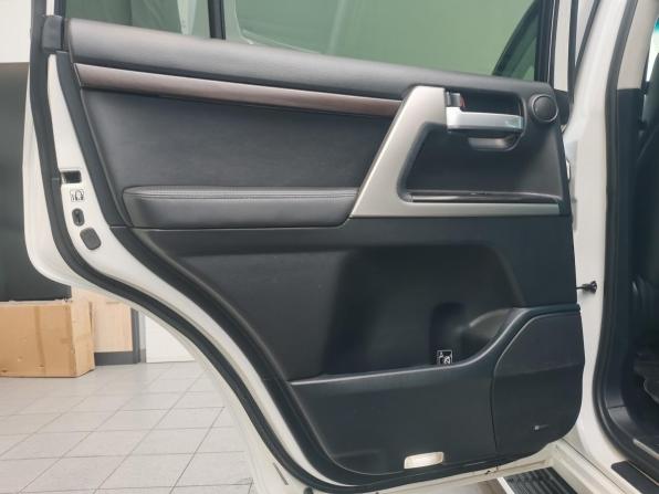 Toyota Land Cruiser 200 Series Рестайлинг 2 с пробегом 2017 года, цена 6 790 000 рублей, 221575 км, внедорожник, Автокод Объявления