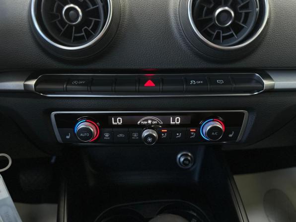 Audi A3 III (8V) Рестайлинг с пробегом 2018 года, цена 1 720 000 рублей, 131445 км, седан, Автокод Объявления