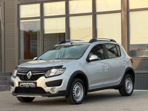 Renault Sandero II с пробегом 2015 года, цена 890 000 рублей, 157000 км, хэтчбек, Автокод Объявления