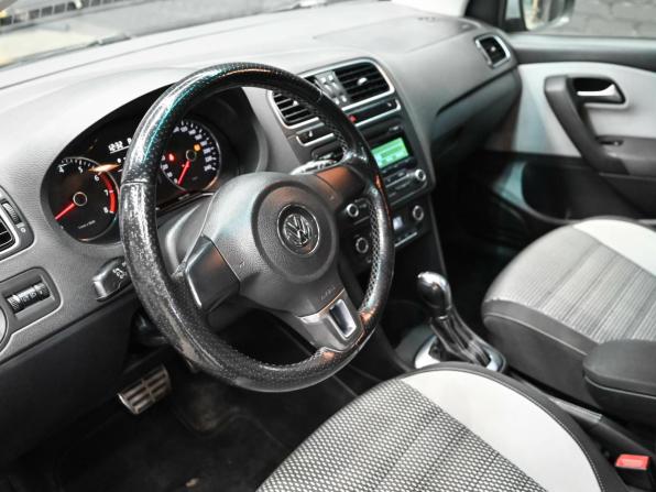 Volkswagen Polo V с пробегом 2012 года, цена 700 000 рублей, 202184 км, хэтчбек, Автокод Объявления