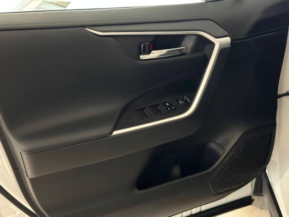 Toyota RAV4 V (XA50) с пробегом 2023 года, цена 3 747 000 рублей, 26315 км, внедорожник, Автокод Объявления