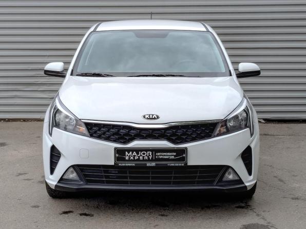 Kia Rio IV Рестайлинг с пробегом 2021 года, цена 1 370 000 рублей, 80362 км, седан, Автокод Объявления