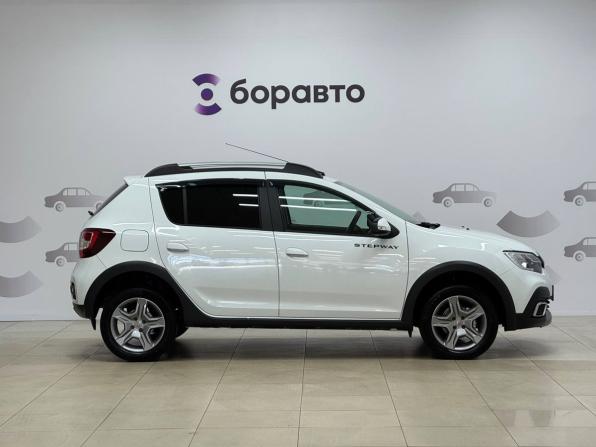 Renault Sandero II Рестайлинг с пробегом 2021 года, цена 1 320 000 рублей, 66662 км, хэтчбек, Автокод Объявления