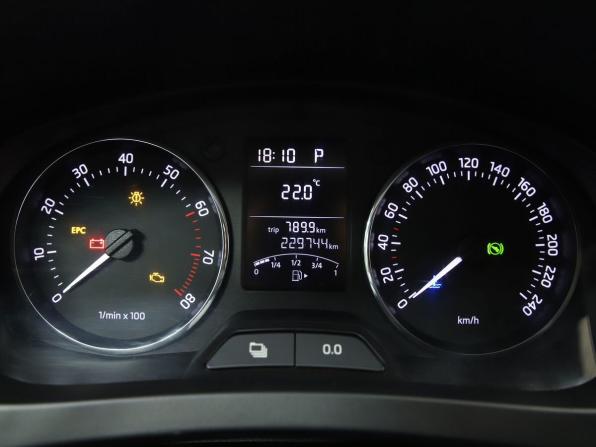 Skoda Rapid I с пробегом 2014 года, цена 690 000 рублей, 229744 км, лифтбек, Автокод Объявления