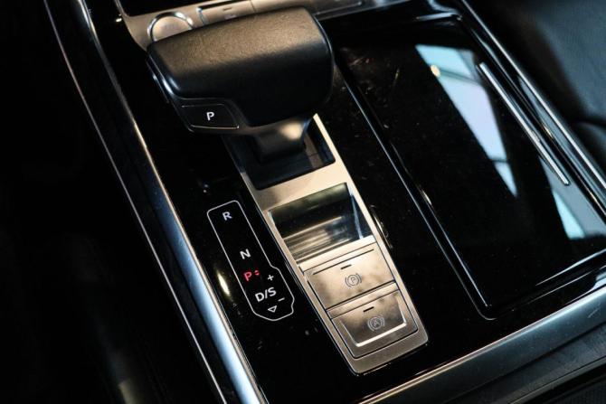Audi Q8 I (4M) с пробегом 2019 года, цена 7 700 000 рублей, 62528 км, внедорожник, Автокод Объявления