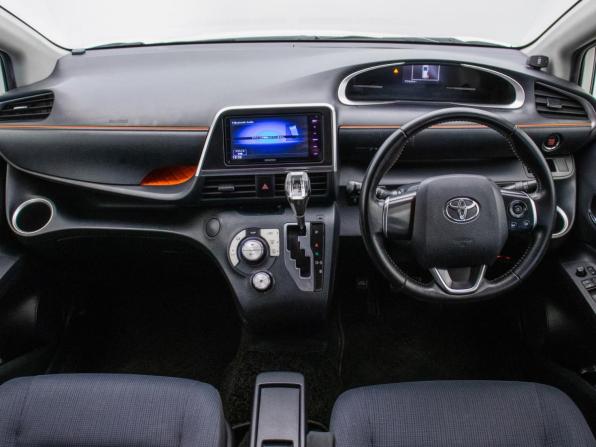 Toyota Sienta II с пробегом 2017 года, цена 1 460 000 рублей, 76934 км, компактвэн, Автокод Объявления