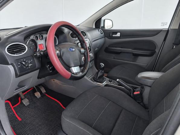 Ford Focus II Рестайлинг с пробегом 2010 года, цена 659 000 рублей, 165127 км, седан, Автокод Объявления