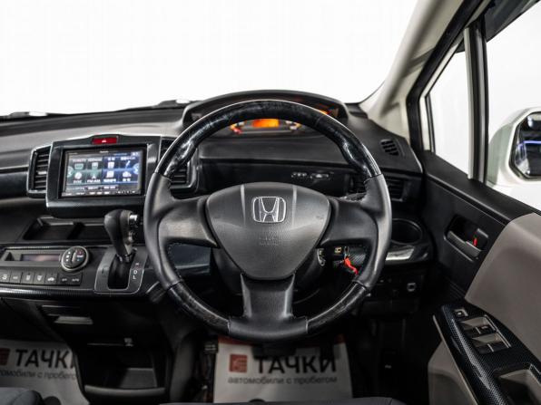 Honda Freed I с пробегом 2009 года, цена 975 000 рублей, 147323 км, компактвэн, Автокод Объявления