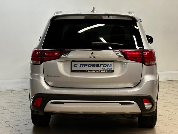 Mitsubishi Outlander III Рестайлинг 3 с пробегом 2022 года, цена 2 890 000 рублей, 64158 км, внедорожник, Автокод Объявления