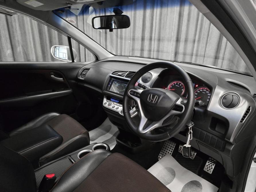Honda Stream II Рестайлинг Красноярск  - изображение 11