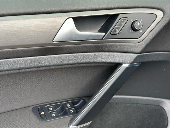 Volkswagen Golf VII с пробегом 2013 года, цена 1 360 000 рублей, 138000 км, хэтчбек, Автокод Объявления