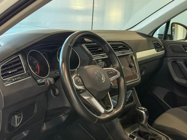 Volkswagen Tiguan II Рестайлинг с пробегом 2021 года, цена 3 377 000 рублей, 55519 км, внедорожник, Автокод Объявления