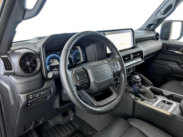 Toyota Land Cruiser Prado 250 Series с пробегом 2024 года, цена 9 950 000 рублей, 4570 км, внедорожник, Автокод Объявления