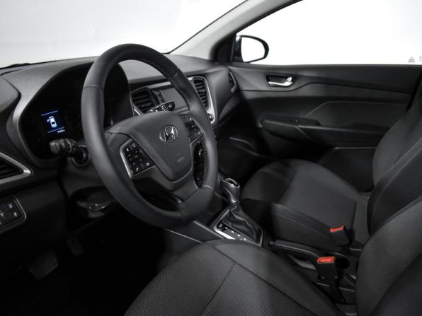 Hyundai Solaris II с пробегом 2018 года, цена 1 390 000 рублей, 99651 км, седан, Автокод Объявления