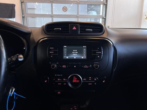 Kia Soul II с пробегом 2016 года, цена 1 350 000 рублей, 166628 км, хэтчбек, Автокод Объявления