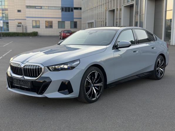 BMW 5 серии VIII (G60/G61/G68) с пробегом 2025 года, цена 8 400 000 рублей, 5854 км, седан, Автокод Объявления