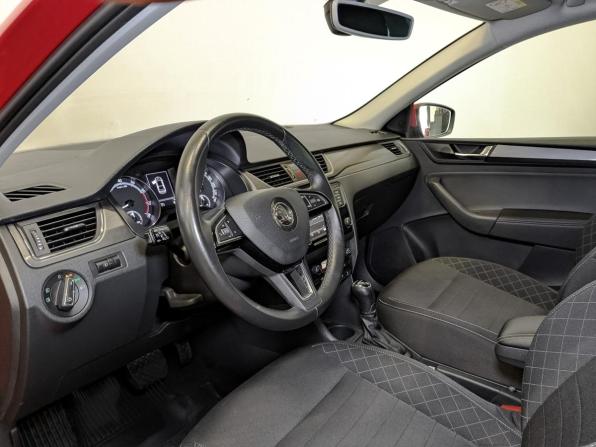 Skoda Rapid I Рестайлинг с пробегом 2019 года, цена 1 395 000 рублей, 72413 км, лифтбек, Автокод Объявления