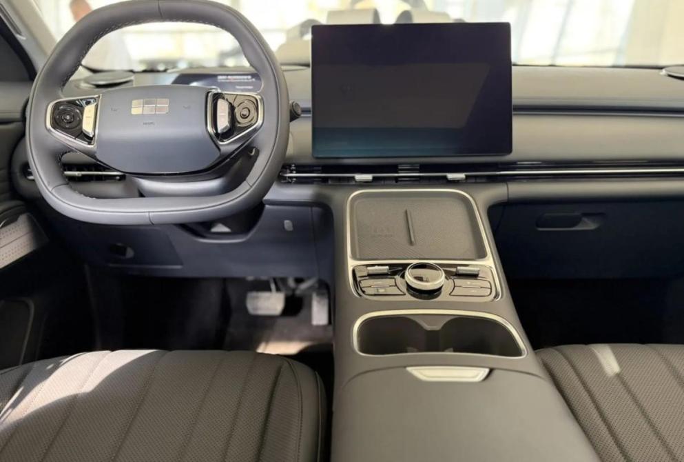Geely EX5 EM-i Саратов  - изображение 12