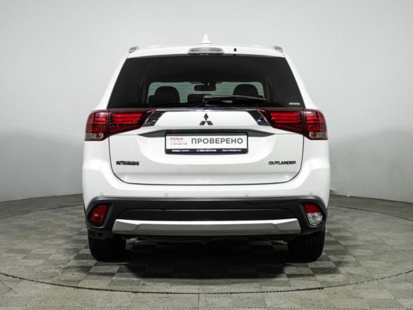 Mitsubishi Outlander III Рестайлинг 2 с пробегом 2018 года, цена 1 549 585 рублей, 224506 км, внедорожник, Автокод Объявления