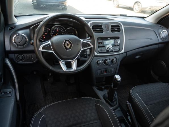 Renault Logan II Рестайлинг с пробегом 2022 года, цена 915 000 рублей, 109747 км, седан, Автокод Объявления