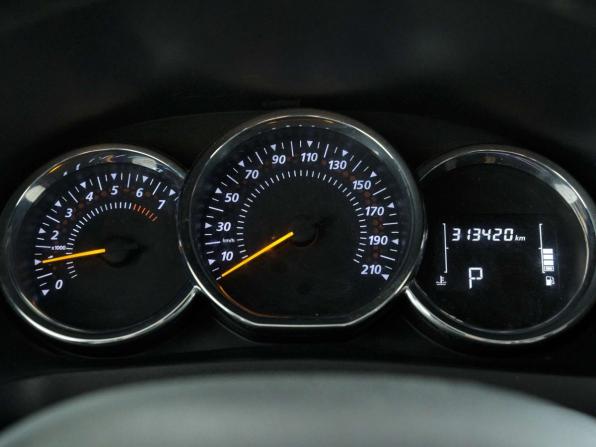 Renault Logan II Рестайлинг с пробегом 2018 года, цена 777 777 рублей, 313420 км, седан, Автокод Объявления