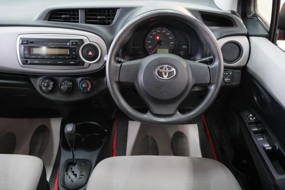 Toyota Vitz III (XP130) Омск  - изображение 12
