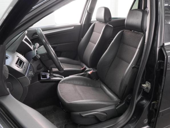 Opel Astra H Рестайлинг с пробегом 2011 года, цена 699 000 рублей, 255220 км, универсал, Автокод Объявления
