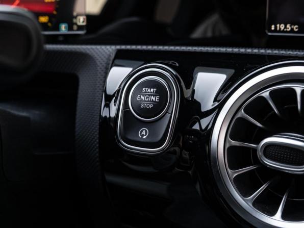 Mercedes-Benz A-Класс IV (W177) с пробегом 2018 года, цена 2 350 000 рублей, 74239 км, хэтчбек, Автокод Объявления