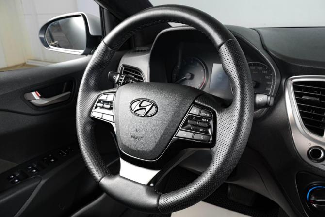 Hyundai Solaris II с пробегом 2019 года, цена 1 419 000 рублей, 265000 км, седан, Автокод Объявления