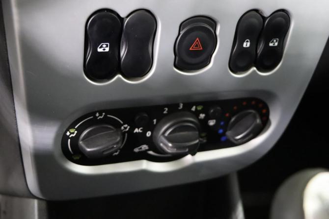 Renault Sandero I с пробегом 2013 года, цена 669 990 рублей, 120470 км, хэтчбек, Автокод Объявления