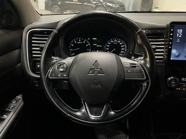 Mitsubishi Outlander III Рестайлинг 2 с пробегом 2015 года, цена 1 450 000 рублей, 251184 км, внедорожник, Автокод Объявления