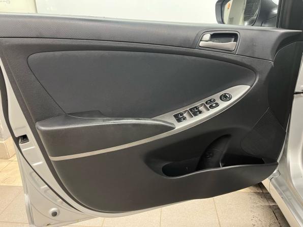 Hyundai Solaris I Рестайлинг с пробегом 2016 года, цена 820 000 рублей, 163733 км, седан, Автокод Объявления