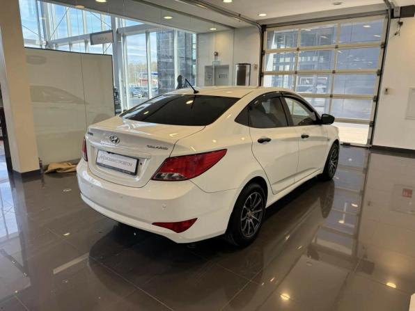 Hyundai Solaris I Рестайлинг с пробегом 2015 года, цена 950 000 рублей, 129866 км, седан, Автокод Объявления